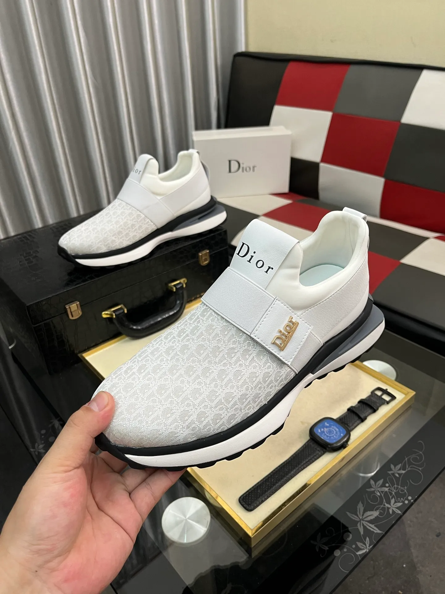 Men's Men's Shoes 💰458⌚️⌚️Dior [Dior] men's casual and trendy shoes are on the market! Strong British fashion style, the upper is made of nubuck leather with printed fabrics, comfortable pigskin lining, and original molded outsole. Designed by European and American masters, the perfect shape creates high quality, super versatile and very comfortable. High-end without losing taste, fashionable and novel! Code number: 38～442️⃣Colors available